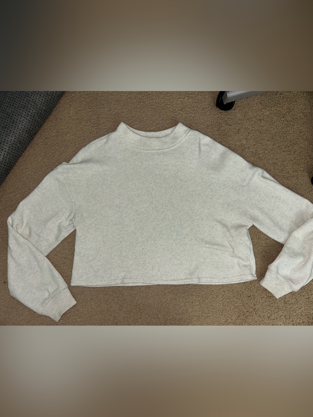 Gilly Hicks Light Gray Cropped Turtleneck Sweater